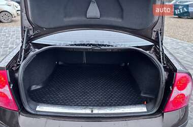 Седан Volkswagen Passat 2004 в Коломиї