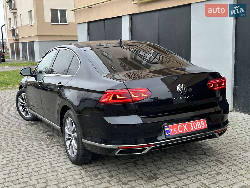 Седан Volkswagen Passat 2020 в Львове