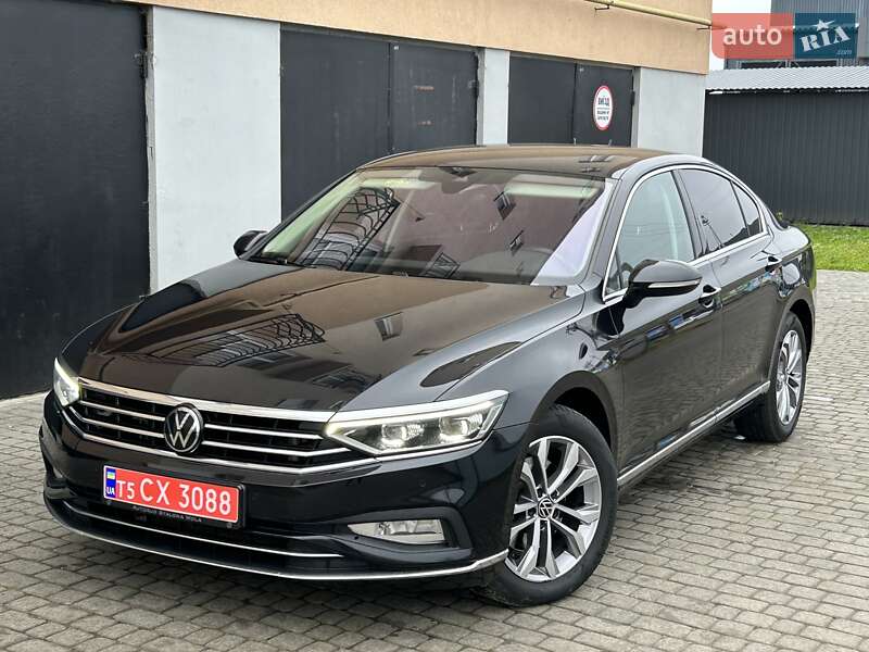 Седан Volkswagen Passat 2020 в Львове