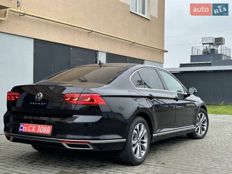 Седан Volkswagen Passat 2020 в Львове