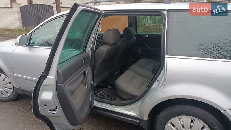 Универсал Volkswagen Passat 2004 в Мене