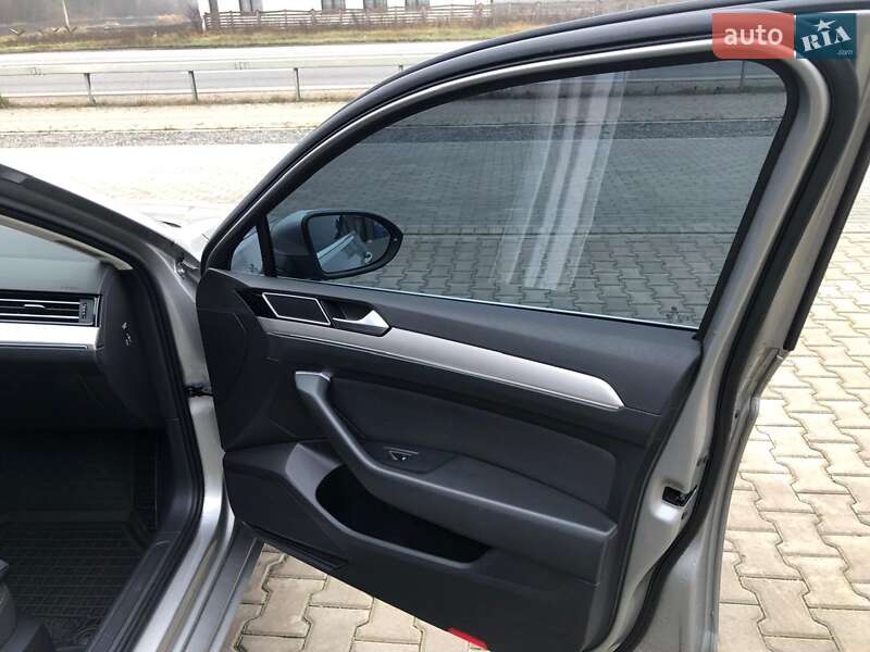 Універсал Volkswagen Passat 2015 в Тернополі