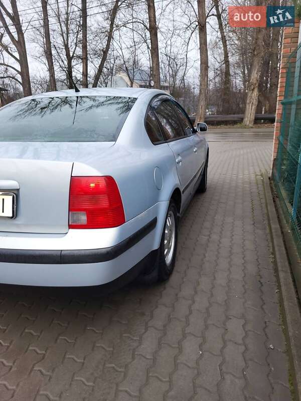 Седан Volkswagen Passat 2000 в Черновцах