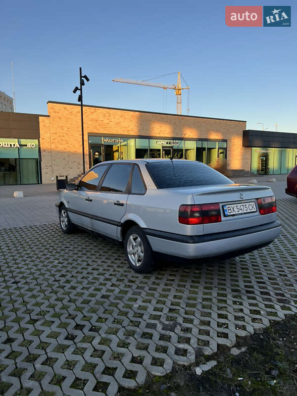 Седан Volkswagen Passat 1996 в Хмельницькому