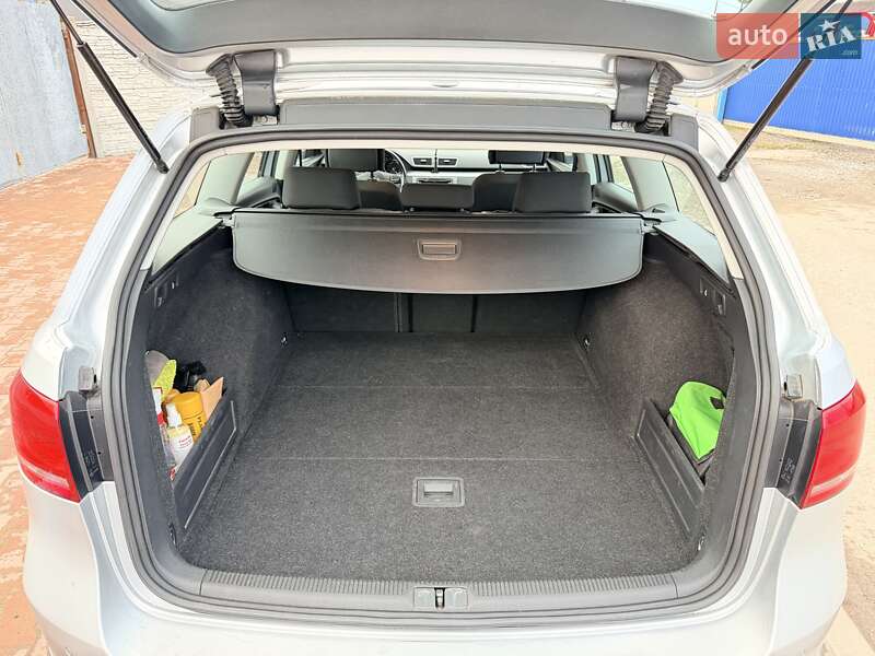 Універсал Volkswagen Passat 2011 в Рівному