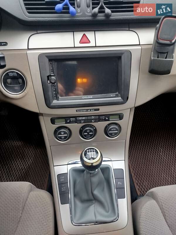 Універсал Volkswagen Passat 2007 в Дунаївцях