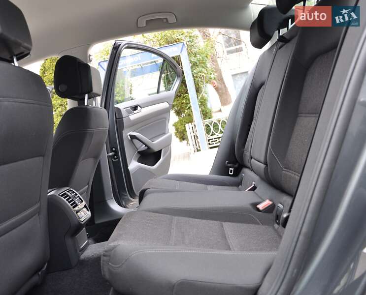 Седан Volkswagen Passat 2017 в Одесі фото 18 Седан Volkswagen Passat 2017 в Одесі