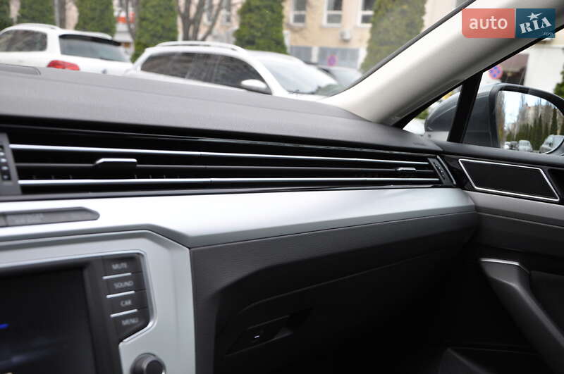 Седан Volkswagen Passat 2017 в Одесі фото 43 Седан Volkswagen Passat 2017 в Одесі
