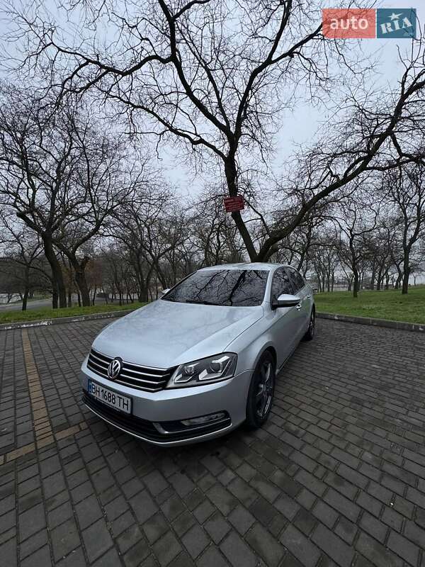 Volkswagen Passat 2011 Volkswagen Passat 2011