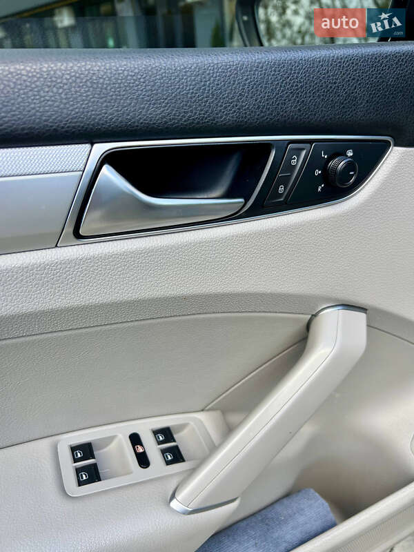 Седан Volkswagen Passat 2018 в Новояворовске