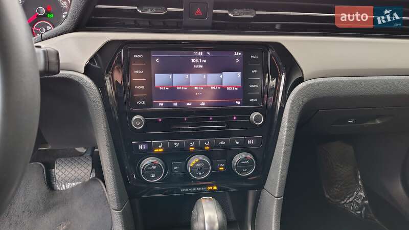 Седан Volkswagen Passat 2021 в Києві