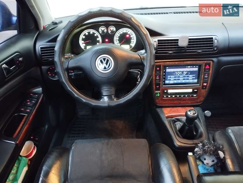 Універсал Volkswagen Passat 2002 в Житомирі