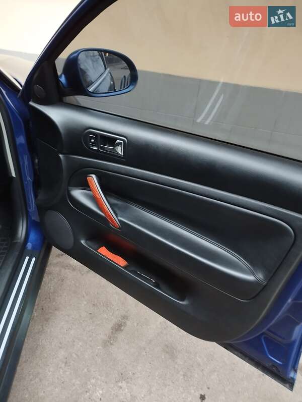 Універсал Volkswagen Passat 2002 в Житомирі