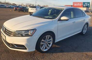 Седан Volkswagen Passat 2018 в Києві