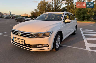 Универсал Volkswagen Passat 2015 в Киеве