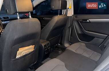 Седан Volkswagen Passat 2013 в Киеве