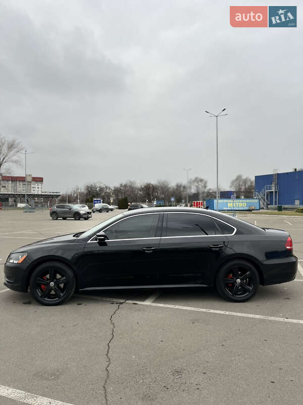 Седан Volkswagen Passat 2012 в Дніпрі