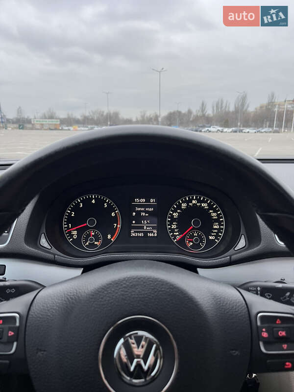 Седан Volkswagen Passat 2012 в Дніпрі