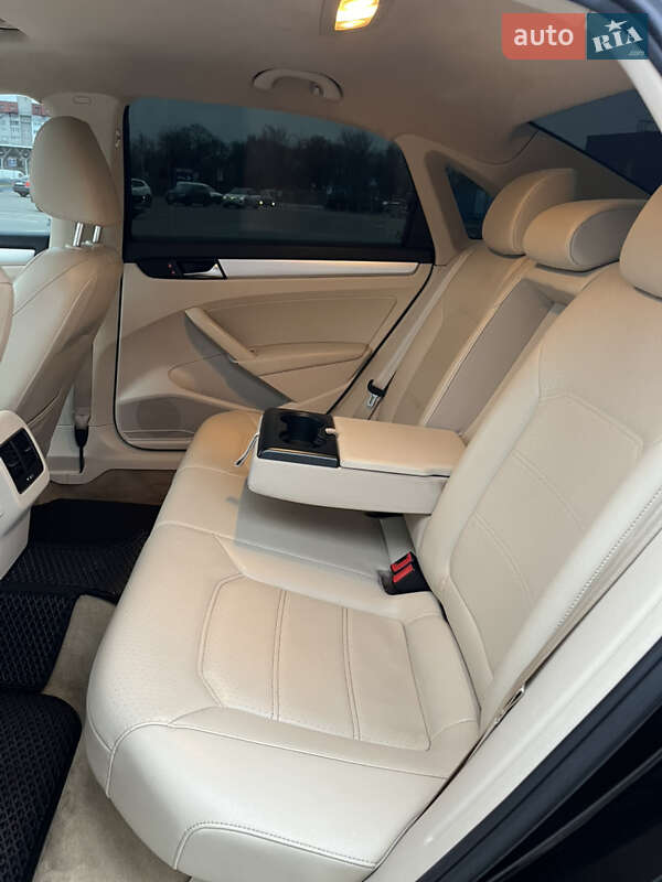 Седан Volkswagen Passat 2012 в Дніпрі
