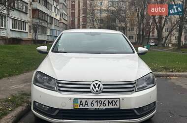 Седан Volkswagen Passat 2013 в Киеве
