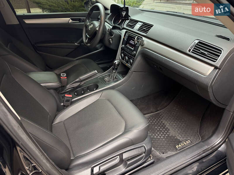 Седан Volkswagen Passat 2015 в Одессе