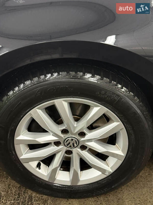 Універсал Volkswagen Passat 2016 в Києві