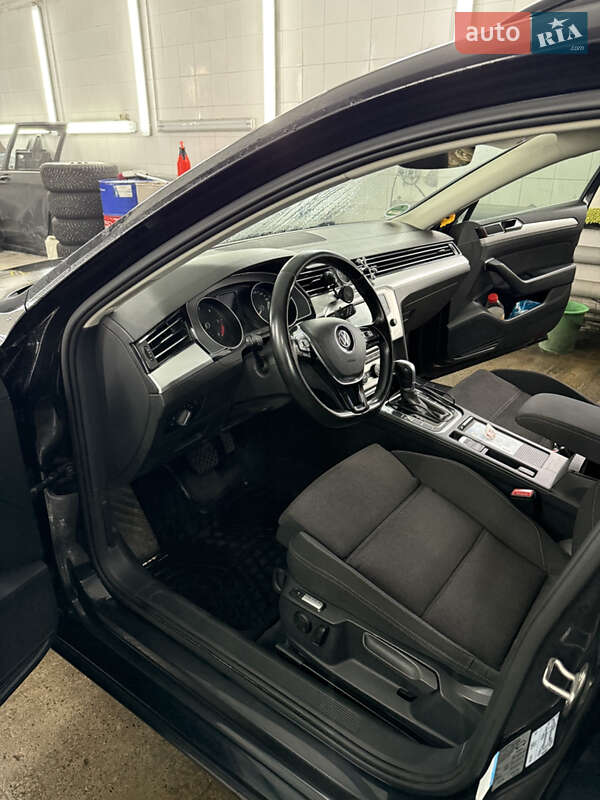 Універсал Volkswagen Passat 2016 в Києві