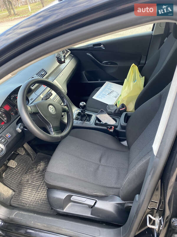 Універсал Volkswagen Passat 2006 в Тальному