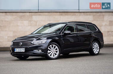 Универсал Volkswagen Passat 2022 в Киеве