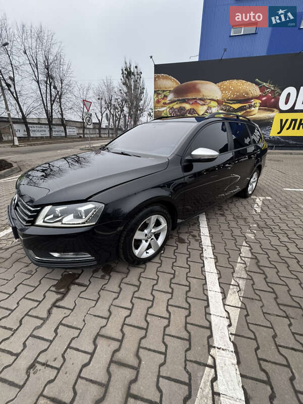 Универсал Volkswagen Passat 2013 в Киеве