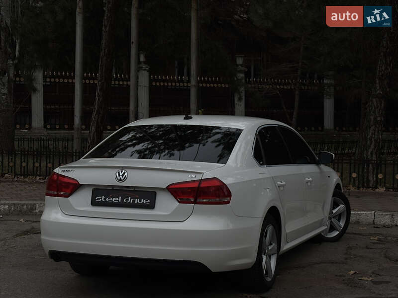 Седан Volkswagen Passat 2015 в Николаеве