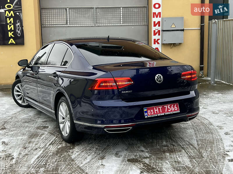 Седан Volkswagen Passat 2019 в Дрогобыче