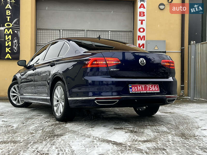 Седан Volkswagen Passat 2019 в Дрогобыче