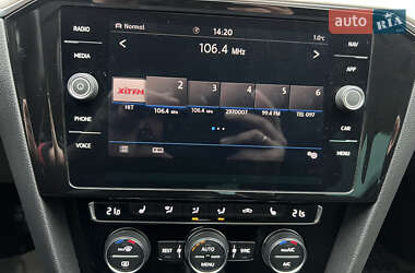 Седан Volkswagen Passat 2019 в Дрогобыче