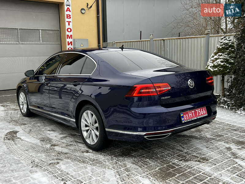 Седан Volkswagen Passat 2019 в Дрогобыче