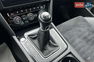 Седан Volkswagen Passat 2019 в Дрогобыче