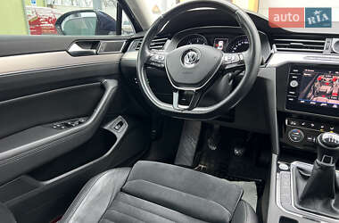 Седан Volkswagen Passat 2019 в Дрогобыче