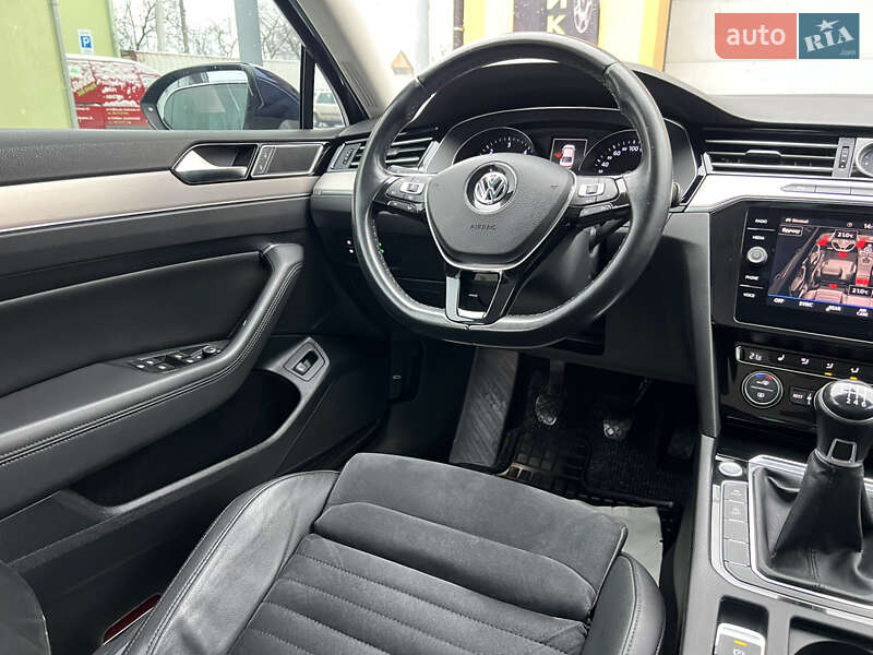 Седан Volkswagen Passat 2019 в Дрогобыче