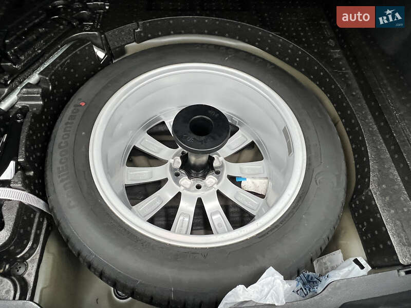 Седан Volkswagen Passat 2019 в Дрогобыче