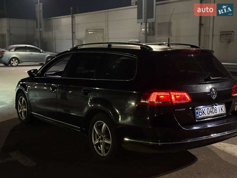 Универсал Volkswagen Passat 2012 в Киеве