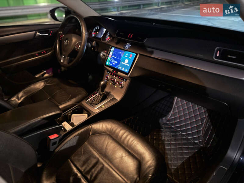 Универсал Volkswagen Passat 2012 в Киеве