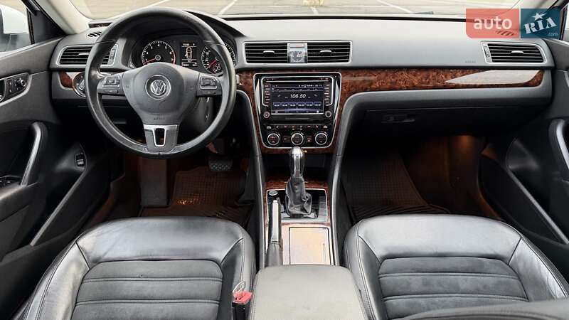 Седан Volkswagen Passat 2011 в Киеве