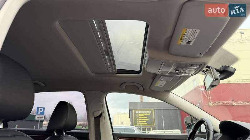 Седан Volkswagen Passat 2011 в Киеве