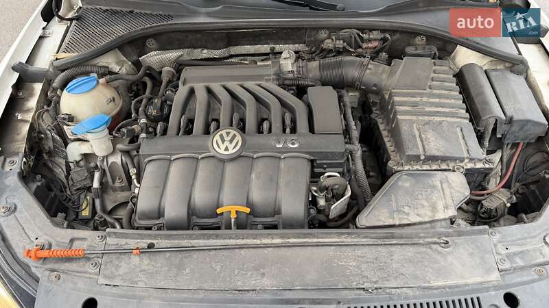 Седан Volkswagen Passat 2011 в Киеве