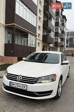 Седан Volkswagen Passat 2013 в Ромнах