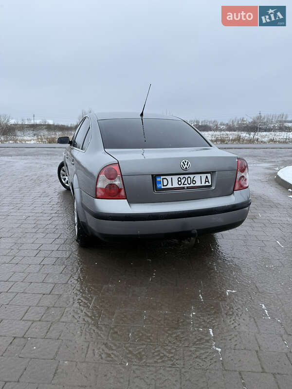 Седан Volkswagen Passat 2002 в Тлумачі