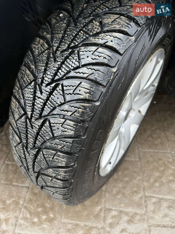 Седан Volkswagen Passat 2002 в Тлумачі