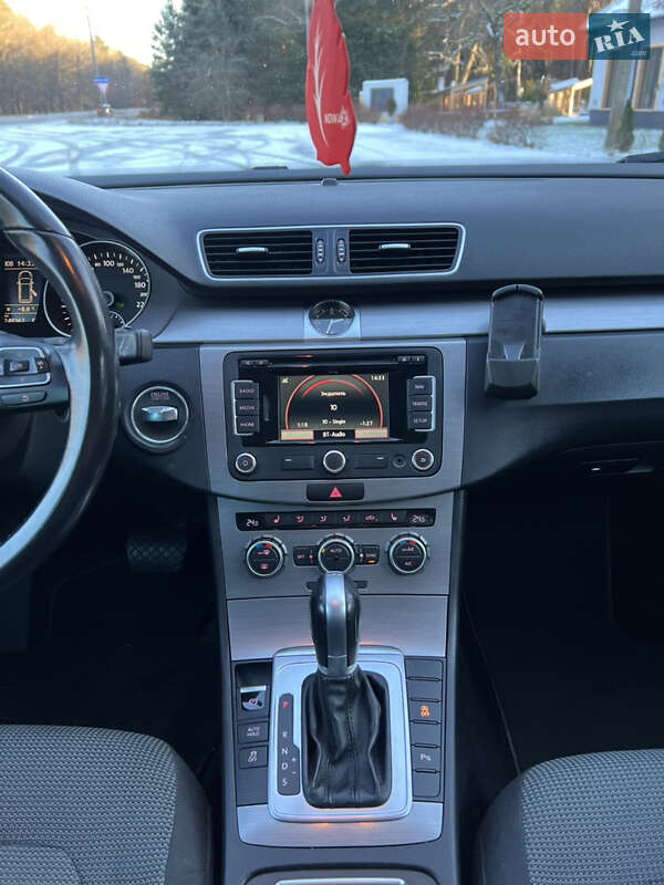 Универсал Volkswagen Passat 2014 в Ровно