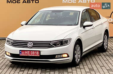 Седан Volkswagen Passat 2017 в Ровно