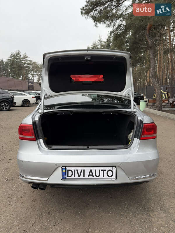 Седан Volkswagen Passat 2012 в Киеве